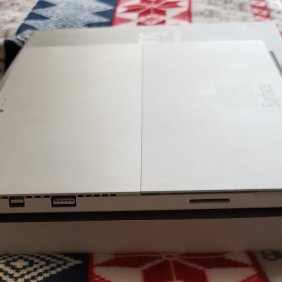 Microsoft Surface Pro 3 Bundle - Picture 7 of 8